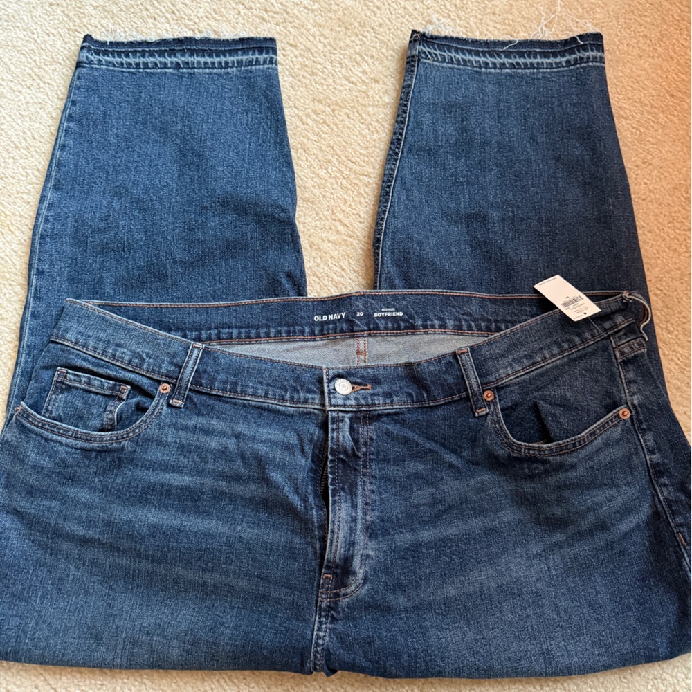 Old Navy Mid-Rise Boyfriend Crops, Size 20, New with Tags